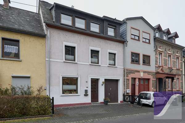 Graach: Bezugsfertiges Einfamilienhaus mit großer Terrasse und Garten