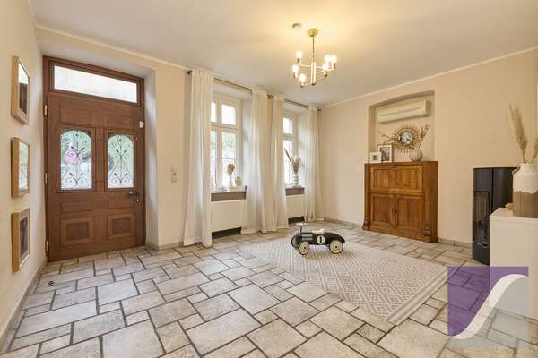 Ürzig: Wohnhaus mit 8 Zi., Panoramablick und Garten