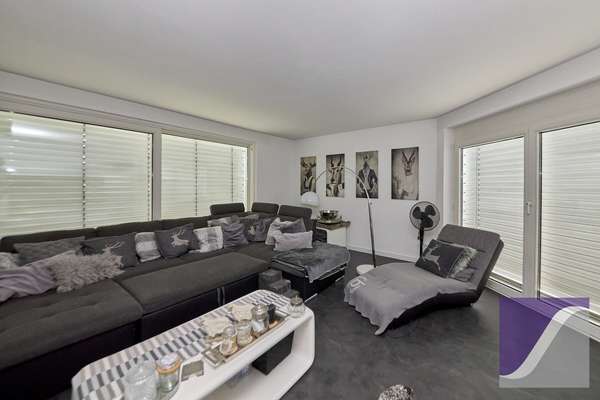 Bernkastel-Kues: Besonderes Anwesen mit parkartigem Garten und Garagen