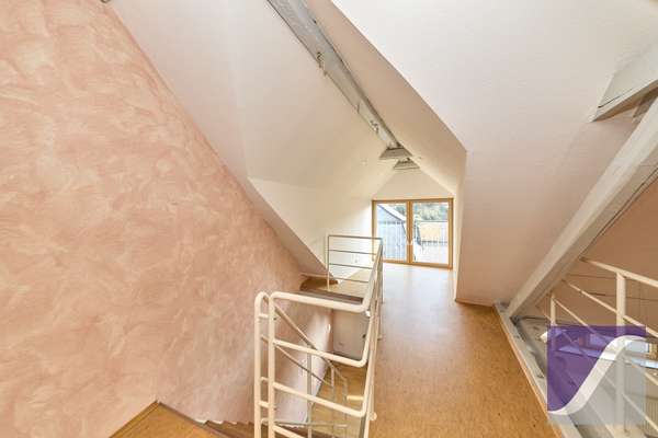 Lieser: 5-Zi.-Wohnung mit Dachterrasse und Fernblick