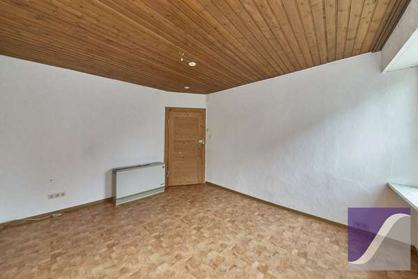 Mülheim: Zwei Häuser mit Garten und Parkplätzen zu einem Kaufpreis