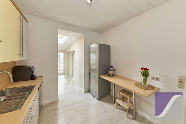 Ürzig: Wohnhaus mit 8 Zi., Panoramablick und Garten