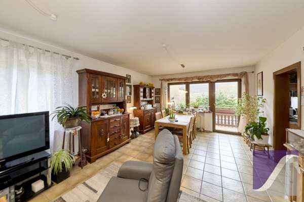 Zeltingen-Rachtig: 3-Zi.-Wohnung mit Moselblick und Garage