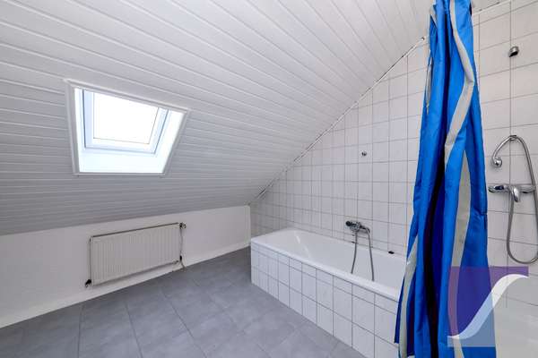 Morbach: Einfamilienhaus mit Einliegerwohnung und Garten