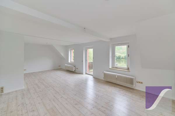 Bernkastel-Kues: Wohnhaus mit Garten und unverbaubarem Moselblick