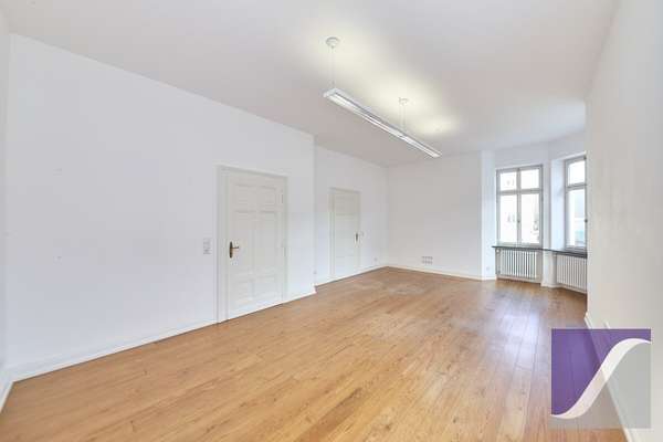 Bernkastel-Kues: „Villa Veltin“ - Imposantes Wohn- und Geschäftshaus an der Mosel