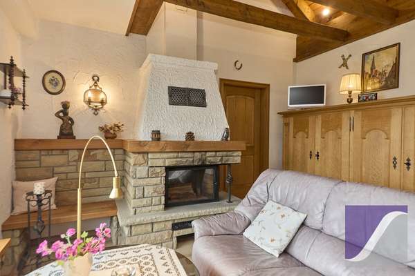 Veldenz: Zweifamilienhaus mit ELW und Fernblick