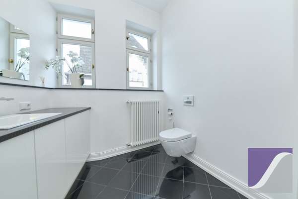 Bernkastel-Kues: „Villa Veltin“ - Imposantes Wohn- und Geschäftshaus an der Mosel