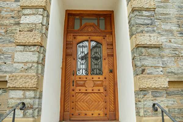 Bernkastel-Kues: Herrschaftliche 3-Zimmer Wohnung mit kleinem Garten