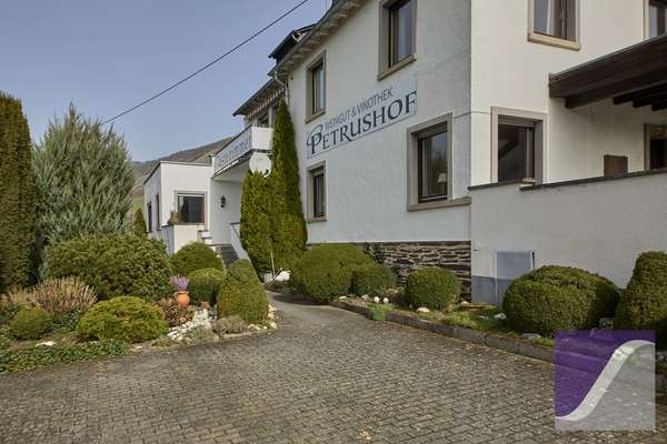 Idyllischer Moselhof inmitten berühmter Weinlagen - nur 1 km vor Bernkastel-Kues