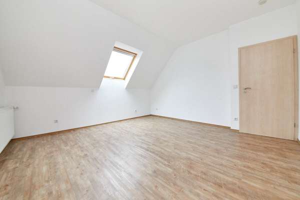 Bernkastel-Kues: Mehrfamilienhaus mit 7 PKW-Stellplätzen