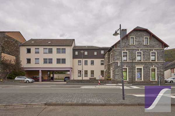 Bernkastel-Kues: Wohn- und Geschäftshaus mit 13 PKW-Stellplätzen
