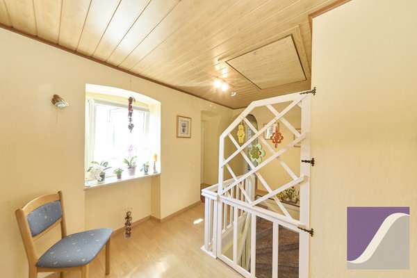 Kröv: Wohnhaus mit Innenhof und Garten