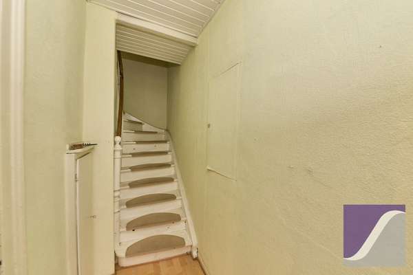 Mülheim: Zwei Häuser mit Garten und Parkplätzen zu einem Kaufpreis