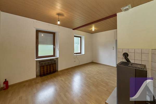 Mülheim: Zwei Häuser mit Garten und Parkplätzen zu einem Kaufpreis