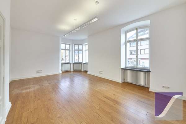 Bernkastel-Kues: „Villa Veltin“ - Imposantes Wohn- und Geschäftshaus an der Mosel