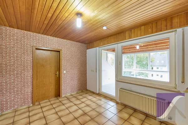 Bernkastel-Kues: 3-Zi.-Wohnung mit Wintergarten und Fernblick