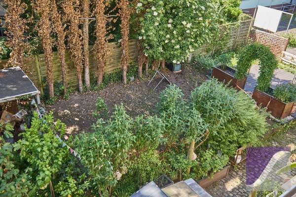 Trier: Altbauwohnung mit Ausbaupotenzial und Garten