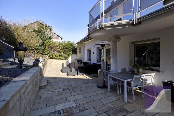 Bernkastel-Kues: Besonderes Anwesen mit parkartigem Garten