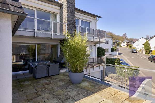 Bernkastel-Kues: Besonderes Anwesen mit parkartigem Garten