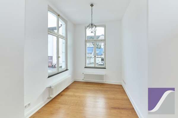 Bernkastel-Kues: „Villa Veltin“ - Imposantes Wohn- und Geschäftshaus an der Mosel