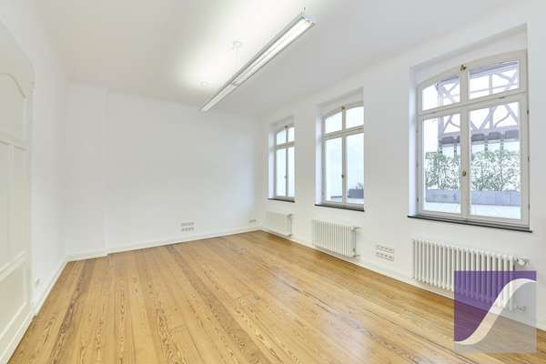 Bernkastel-Kues: „Villa Veltin“ - Imposantes Wohn- und Geschäftshaus an der Mosel