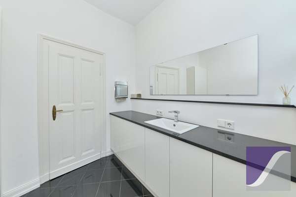 Bernkastel-Kues: „Villa Veltin“ - Imposantes Wohn- und Geschäftshaus an der Mosel