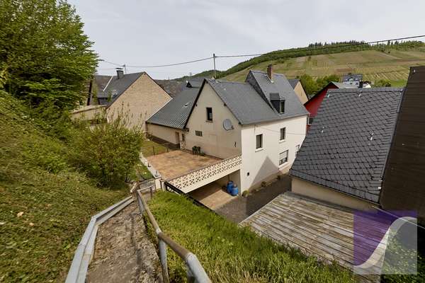 Lieser: Wohnhaus mit Erweiterungspotenzial, Schuppen und Garten