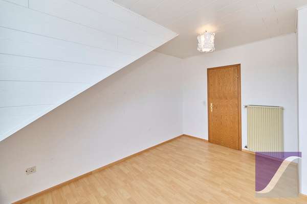 Bernkastel-Kues: 3-Zi.-Wohnung mit Wintergarten und Fernblick