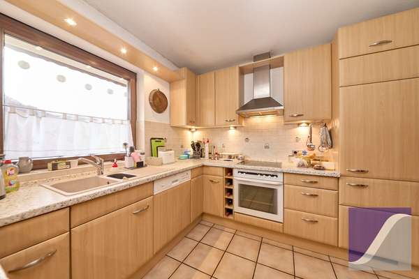 Zeltingen-Rachtig: 3-Zi.-Wohnung mit Moselblick und Garage