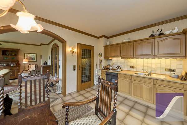 Veldenz: Zweifamilienhaus mit ELW und Fernblick