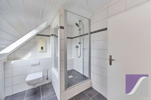 Bernkastel-Kues: Wohnhaus mit Garten und unverbaubarem Moselblick