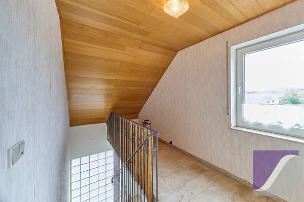 Bernkastel-Kues: 3-Zi.-Wohnung mit Wintergarten und Fernblick