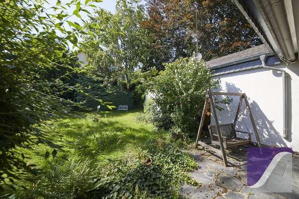 Bernkastel-Kues: Freistehendes Wohnhaus mit idyllischem Garten