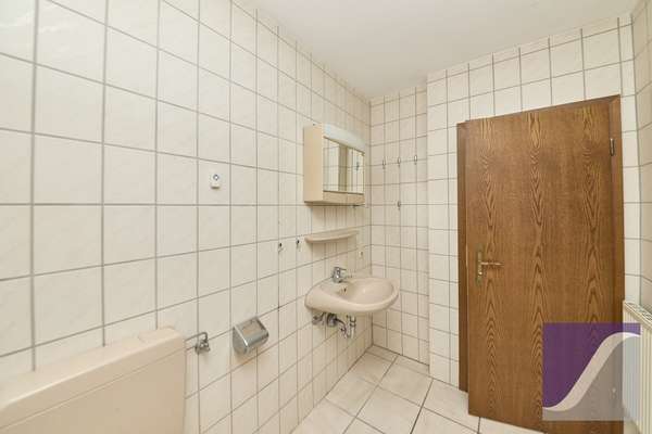 Zeltingen-Rachtig: 3-Zi.-Wohnung mit Moselblick und Garage