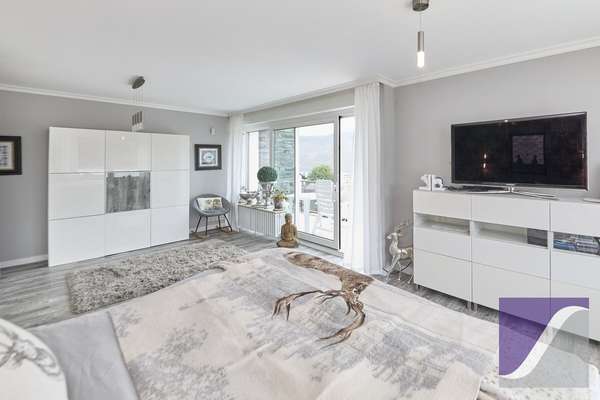 Bernkastel-Kues: Besonderes Anwesen mit parkartigem Garten und Garagen