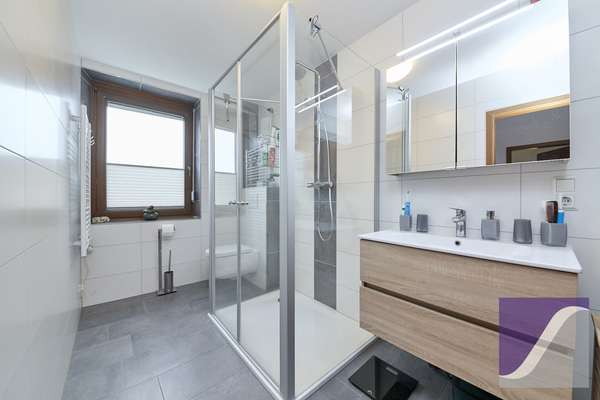 Graach: Bezugsfertiges Einfamilienhaus mit großer Terrasse und Garten