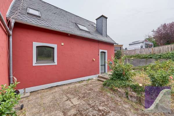 Bernkastel-Kues: Wohnhaus mit Garten und unverbaubarem Moselblick