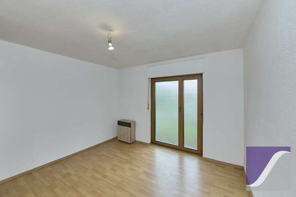 Mülheim: Zwei Häuser mit Garten und Parkplätzen zu einem Kaufpreis