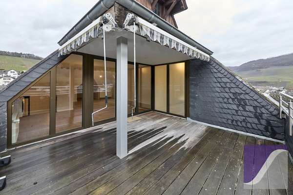 Bernkastel-Kues: Maisonette-Wohnung mit Dachterrasse und Burgblick