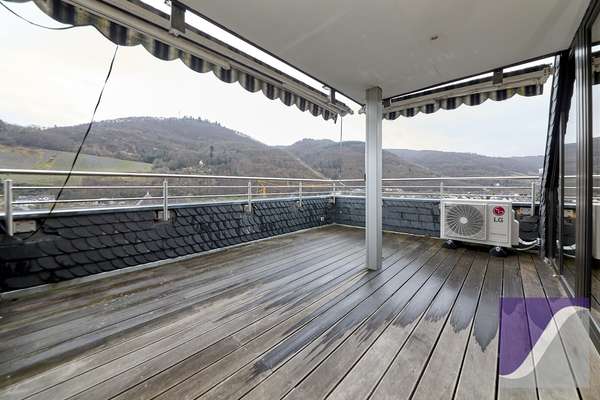 Bernkastel-Kues: Maisonette-Wohnung mit Dachterrasse und Burgblick