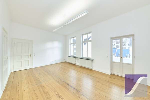 Bernkastel-Kues: „Villa Veltin“ - Imposantes Wohn- und Geschäftshaus an der Mosel