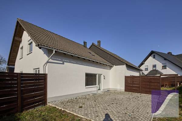 Morbach: Einfamilienhaus mit Garten und PKW-Stellplätzen
