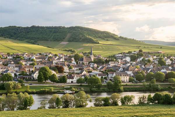 Leiwen: Neubauprojekt - Doppelhaushälfte mit Carport und Garten