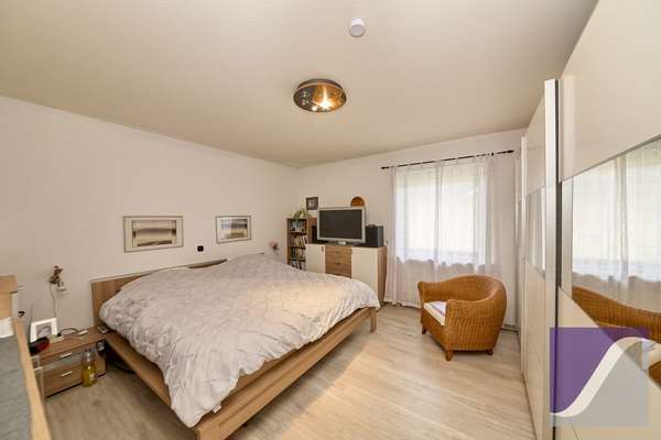Zeltingen-Rachtig: 3-Zi.-Wohnung mit Moselblick und Garage