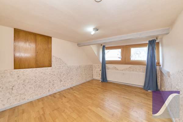 Lieser: 5-Zi.-Wohnung mit Dachterrasse und Fernblick