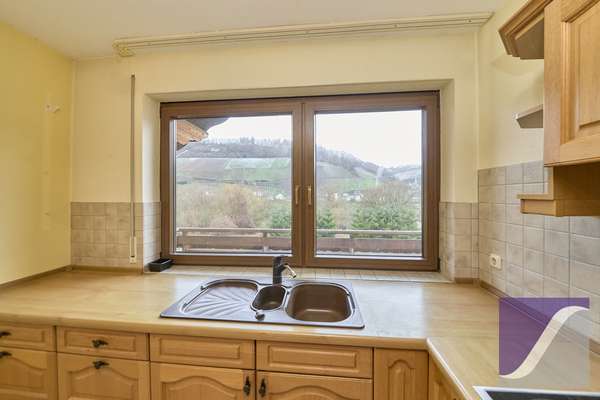 Zeltingen-Rachtig: 3-Zi.-Wohnung mit Moselblick und Garage