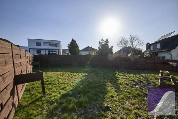 Morbach: Einfamilienhaus mit Garten und PKW-Stellplätzen
