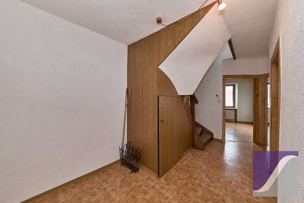 Mülheim: Zwei Häuser mit Garten und Parkplätzen zu einem Kaufpreis