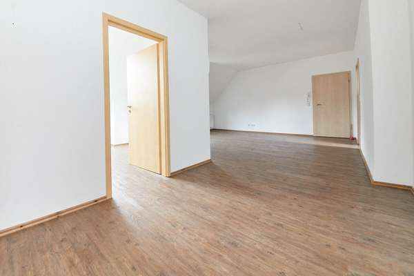 Bernkastel-Kues: Mehrfamilienhaus mit 7 PKW-Stellplätzen